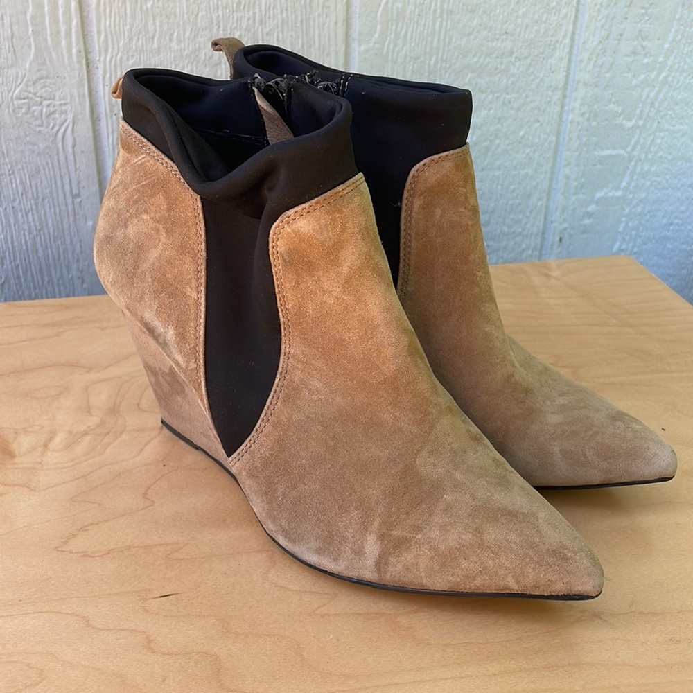 BELLA VITA Deryn Leather Wedge Booties size 9